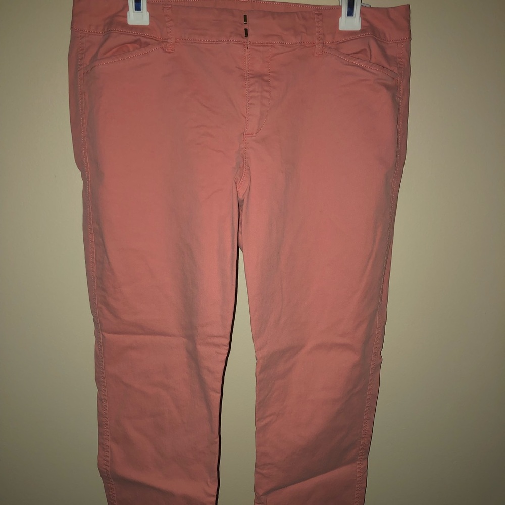 Old Navy Pixie Chino 3/4 Pants